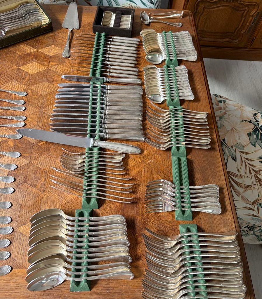 Fouchette, cuillère, couteau en Argent alliage Christofle, Enlèvement