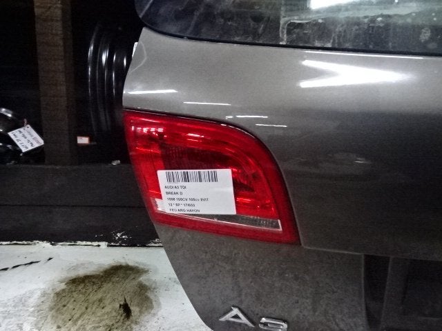 PANNEAU ARRIÈRE GAUCHE AVEC LAMPE Audi A3 Sportback (8PA), Auto-Union-Straße  1,
85057  Ingolstadt, DE, Info@audi.de, Audi, Utilisé