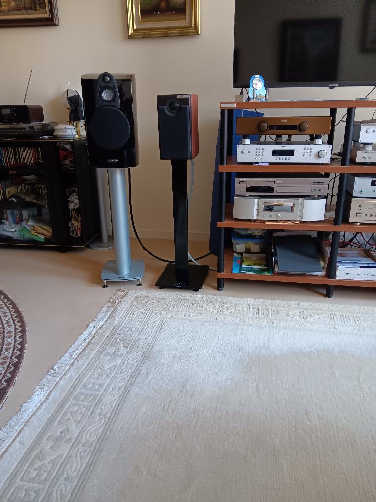Bibliothèque de haut-parleurs agréable et compacte, TV, Hi-fi & Vidéo, Autres marques, 60 à 120 watts, Comme neuf, Enlèvement
