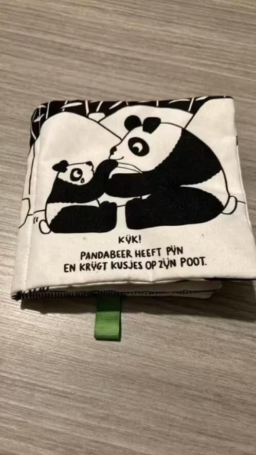Livre pour bébé, livre froissé pour bébé Eva Mouton, Enfants & Bébés, Enlèvement ou Envoi, Comme neuf