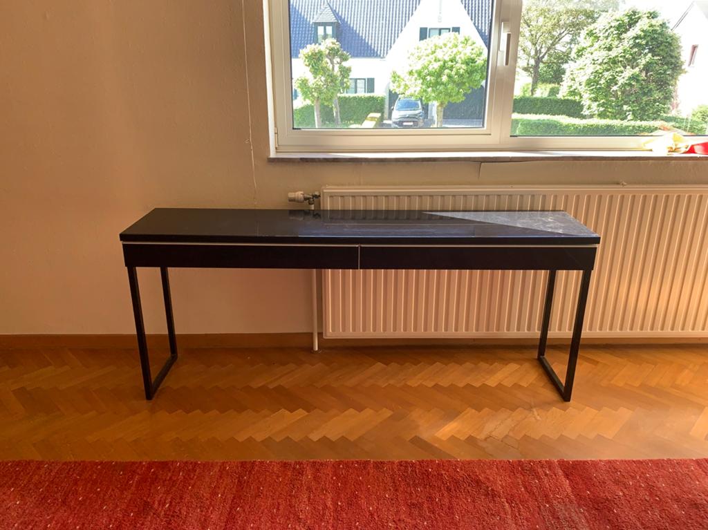 Moderne strakke dressoir, Ophalen, Metaal