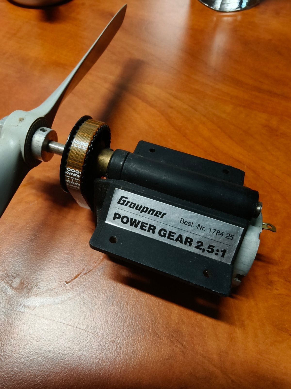 graupner power gear met motor en propeller - Nooit gebruikt, Hobby en Vrije tijd, Ophalen of Verzenden, Nieuw