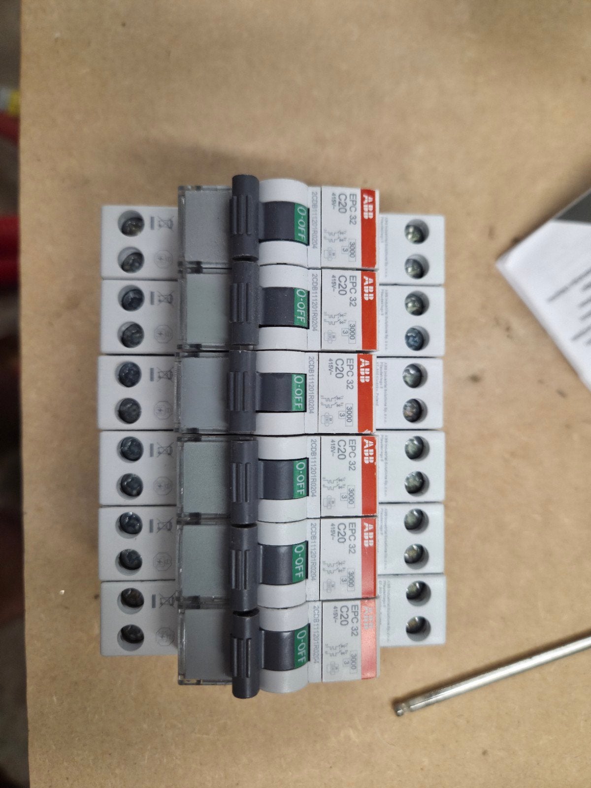 Abb automaat 2 polig c20, Ophalen