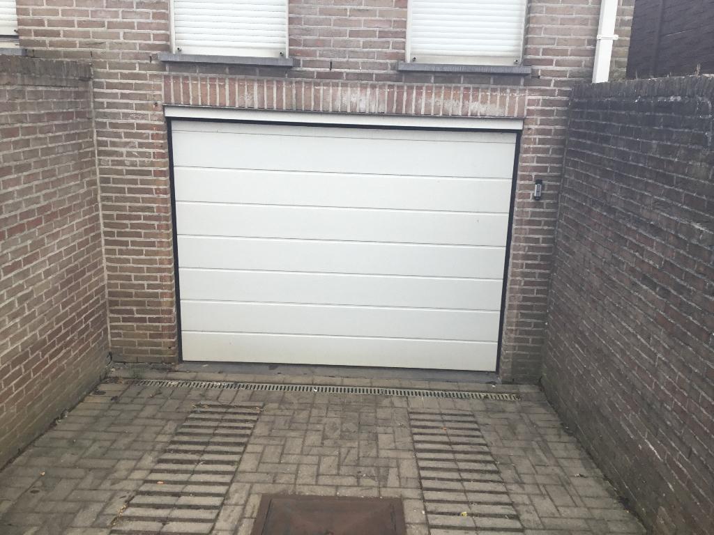 Portail sectionnel avec moteur, Province de Limbourg