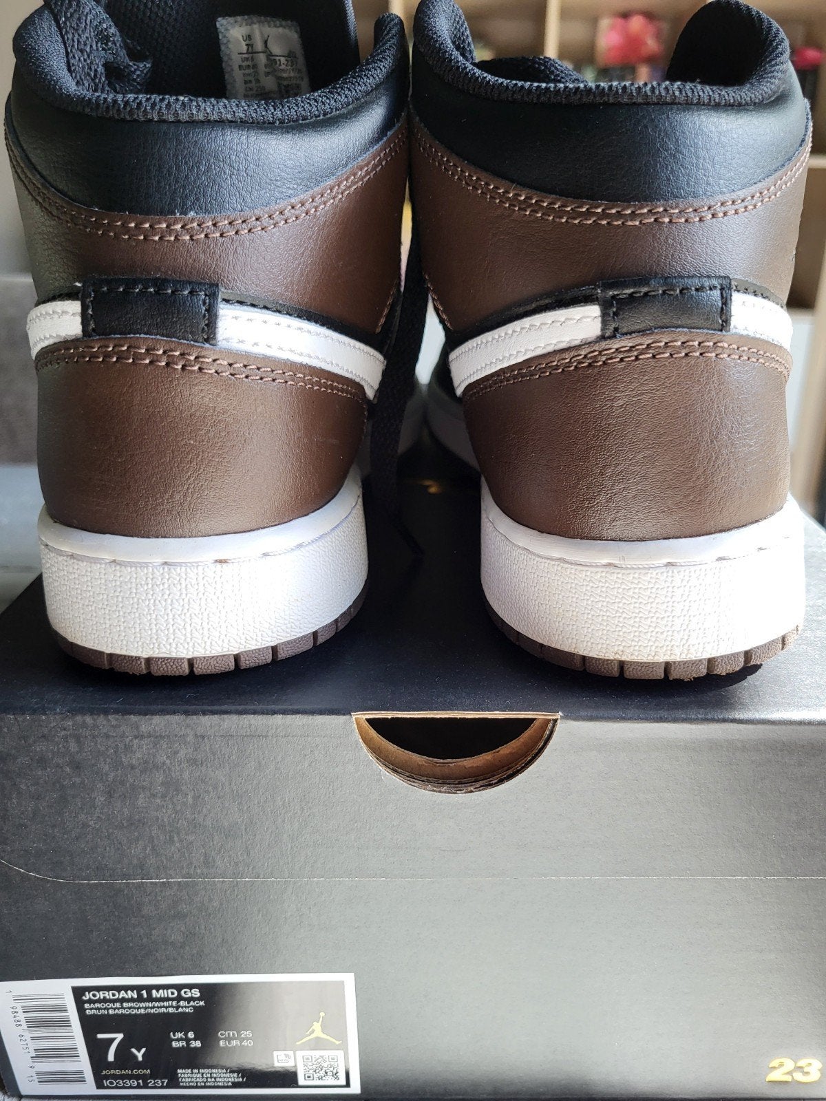 AIR JORDAN maat 40, Kinderen en Baby's, Kinderkleding | Schoenen en Sokken, Ophalen, Zo goed als nieuw, Jordan