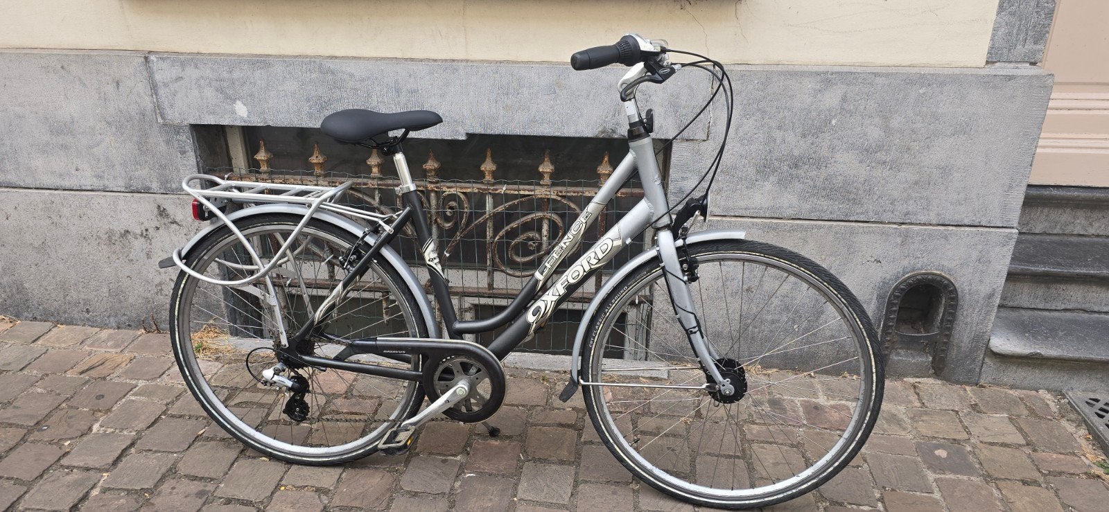 velo Oxford comme neuf, vitesses,  Porte bagages,  feux....., Vélos & Vélomoteurs, Enlèvement, 20 pouces ou plus, Vitesses
