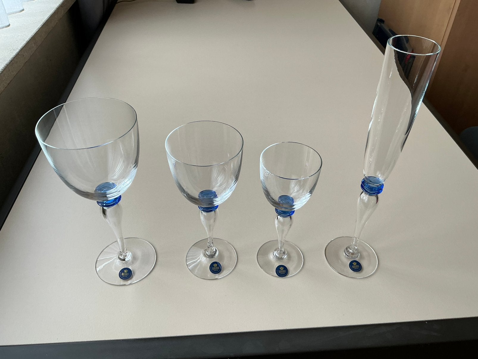Kristallen glazen op voet, Enlèvement ou Envoi, Comme neuf