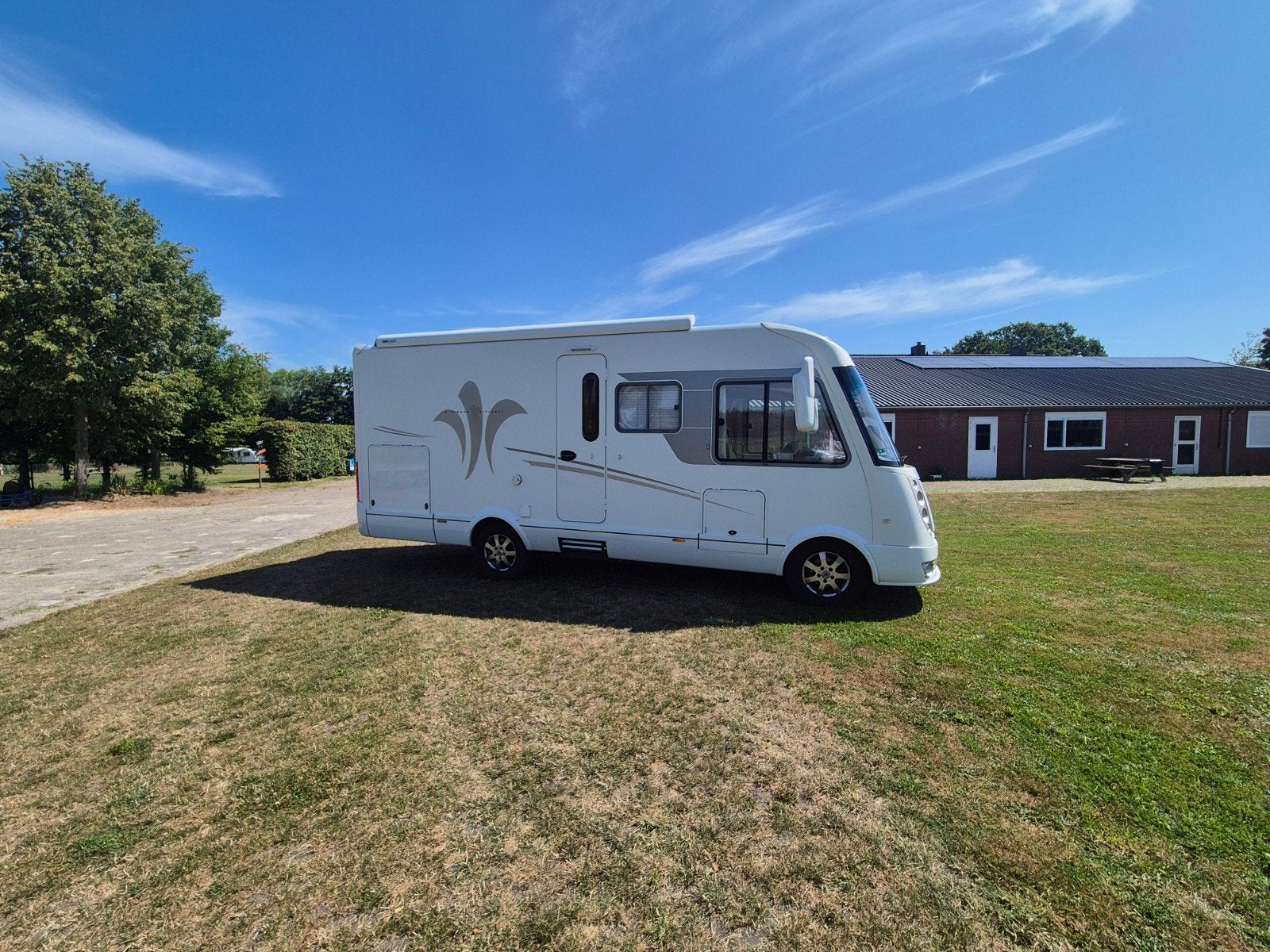 Niesmann Bischoff Arto met vast bed/ hefbed in Holland, Caravans en Kamperen, Mobilhomes, Particulier, tot en met 4, Integraal