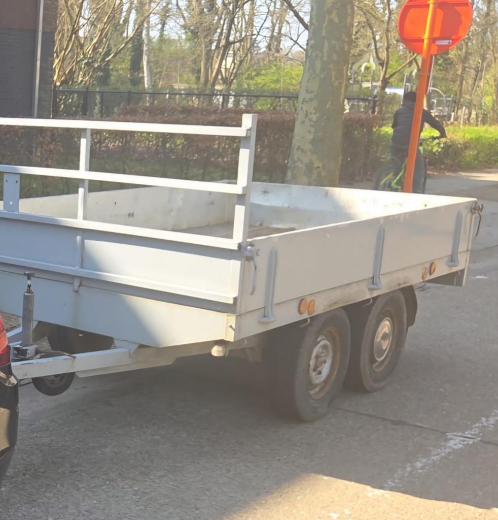 Aanhangwagen dubbelasser Hapert mtm 2000 kg met papieten, Auto diversen, Aanhangers en Bagagewagens, Ophalen