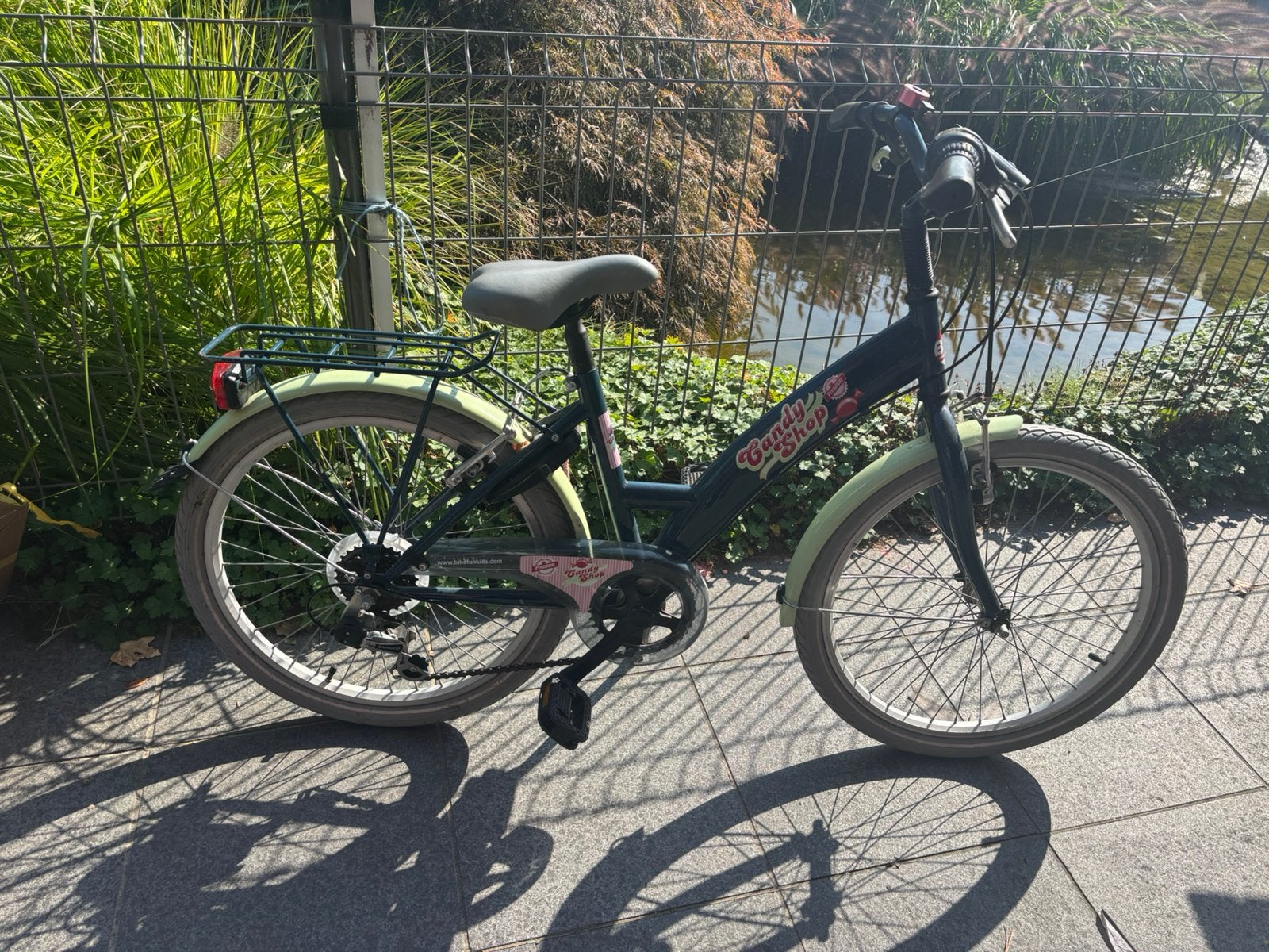 Meisjesfiets 22 inch, Ophalen, Zo goed als nieuw
