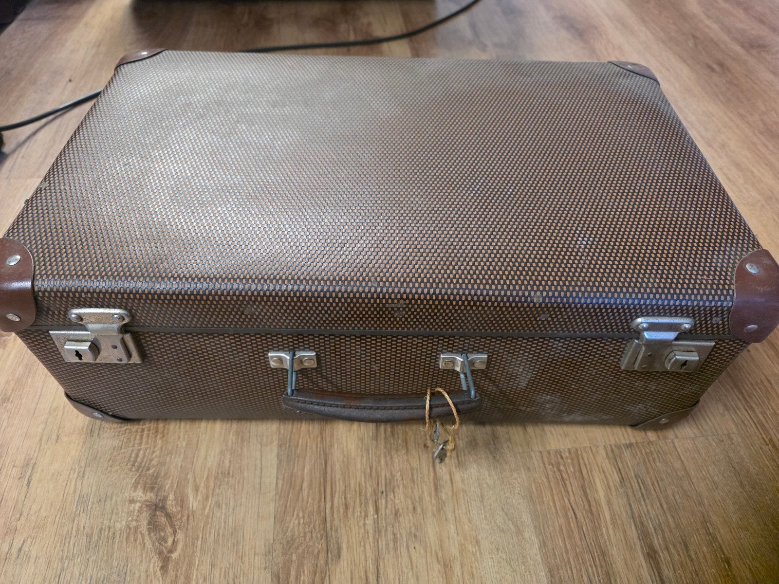 Mooie oude reiskoffer en vast materiaal., Handtassen en Accessoires, Koffers, Ophalen of Verzenden, Gebruikt