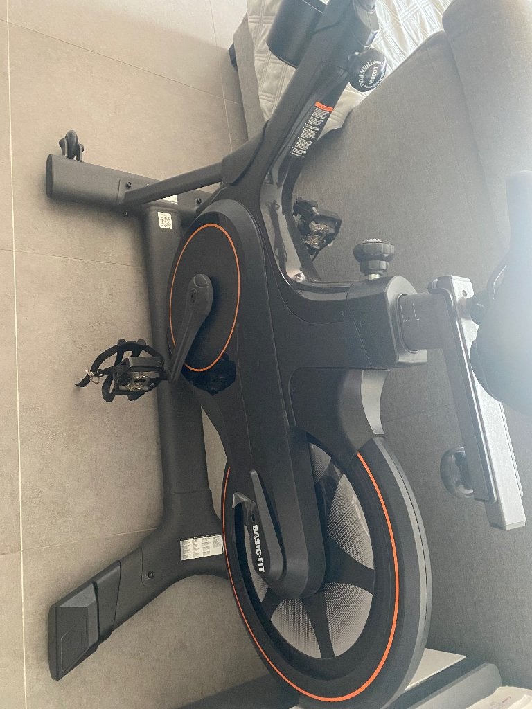 Basic fit smartbike, Sports & Fitness, Enlèvement, Comme neuf, Vélo de spinning