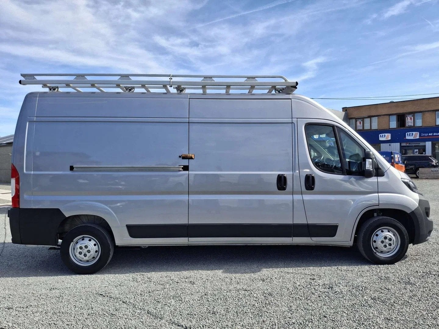 Peugeot Boxer 2.2 (bj 2022), Navigatiesysteem, https://public.car-pass.be/vhr/5228354e-d6e6-43f2-a811-ed38108a3afc, Gebruikt, 5 deurs