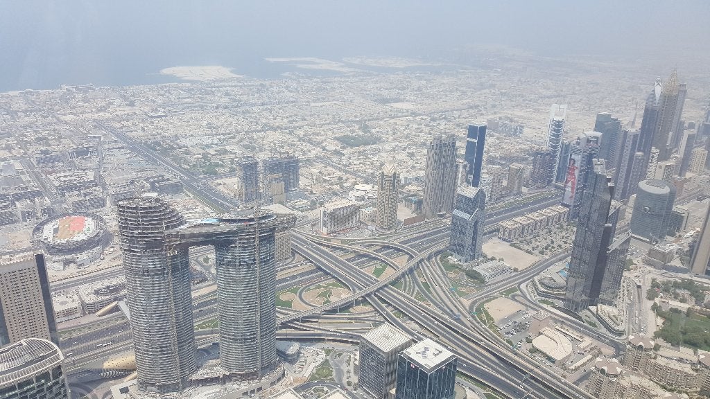 Gezocht Vrouwelijke reisgezel voor businesstrips, Contacts & Messages