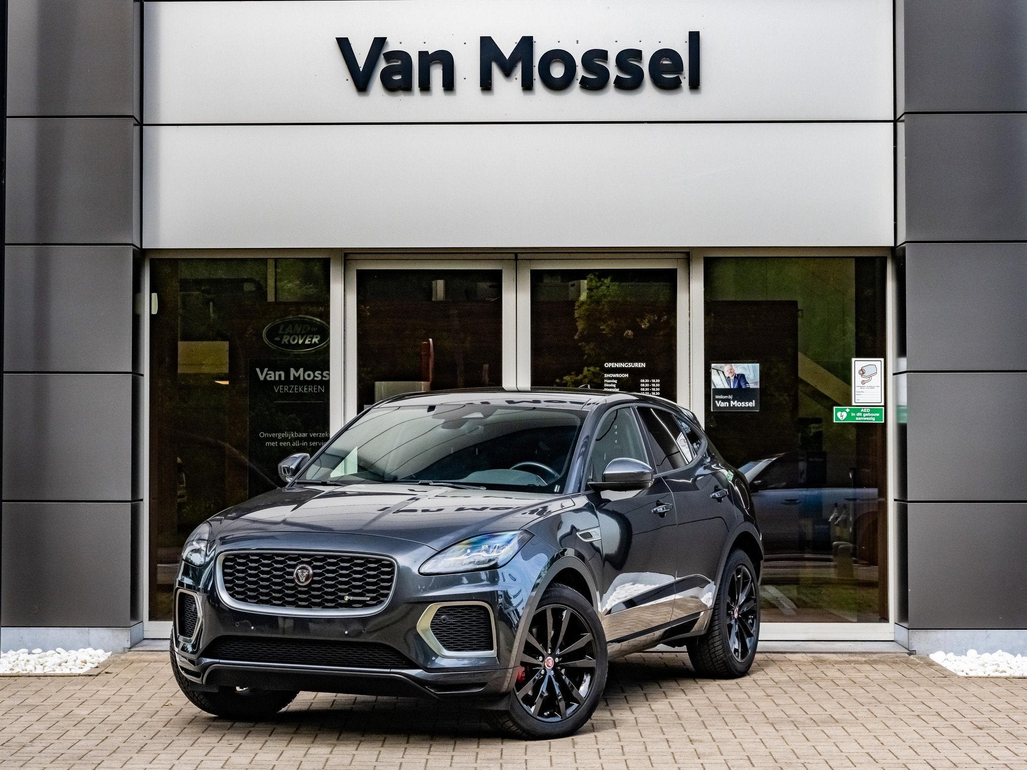Jaguar E-Pace P300e R-Dynamic S (automatique), Autos, Cuir, Argent ou Gris, Achat, Euro 6