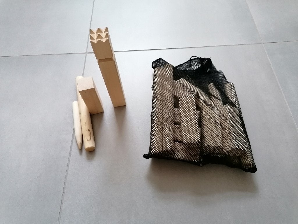 Outdoor Play Kubb spel, Enfants & Bébés, Jouets | Extérieur | Jouets en vrac, Envoi, Comme neuf
