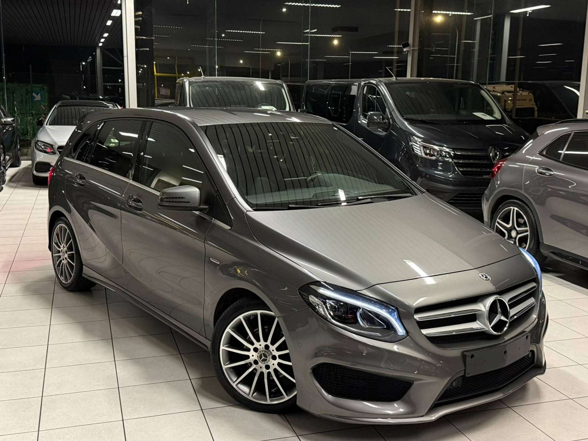 Mercedes-Benz B 180 EDITION 1.6i Essence Automatique 90kW Eu, Autos, Achat, 170 g/km, Euro 6, Entreprise