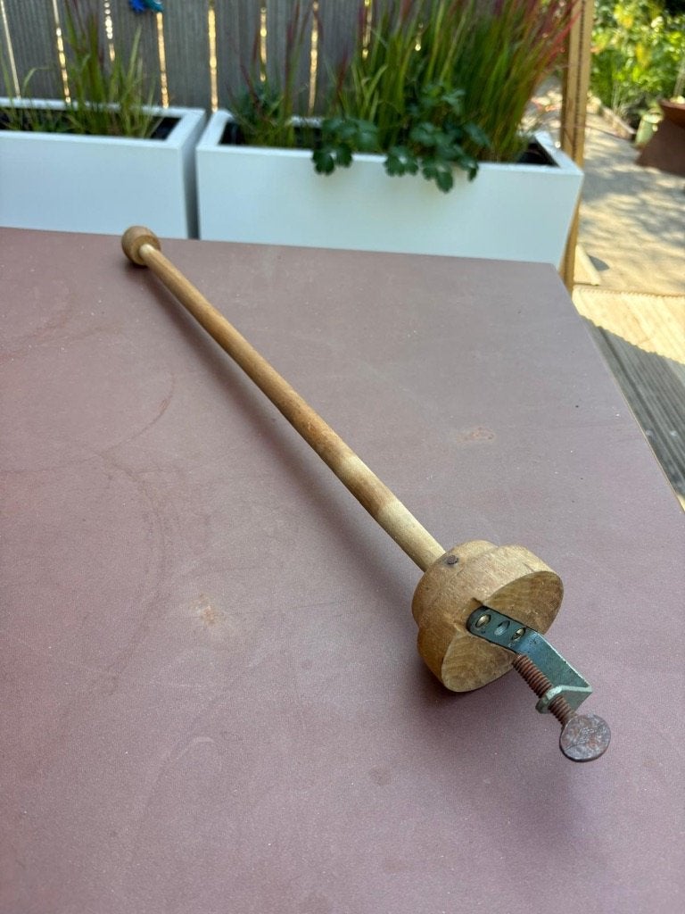 Houten klemstok / bevestigingsstok voor textielwerk, Ophalen, Gebruikt