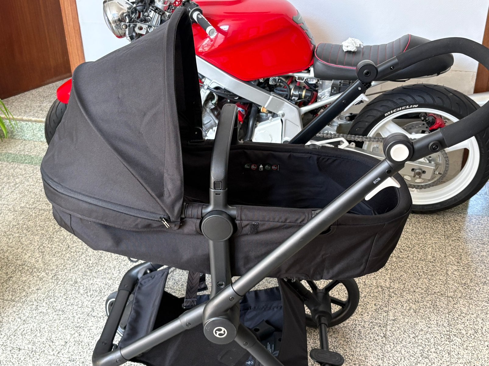 Pousette cybex eos, Enlèvement, Comme neuf