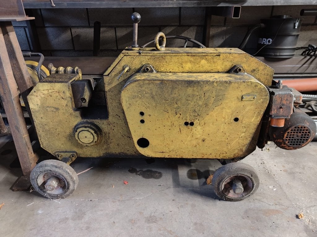 Knipmachine voor betonijzer, Ophalen