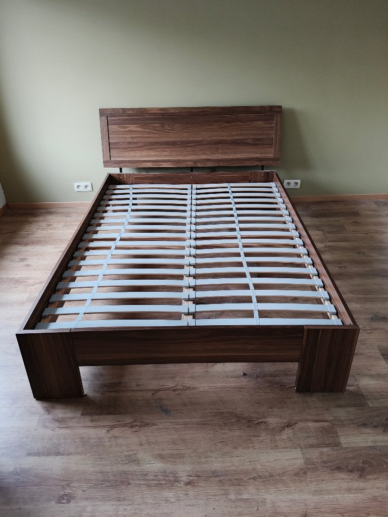 Donkerhouten tweepersoonsbed met lattenbodem, Ophalen, Gebruikt, Bruin, 140 cm