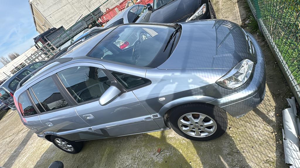 Opel zafira 7 plaatser, Auto's, Opel, Zwart, Blauw, 5 deurs, Particulier