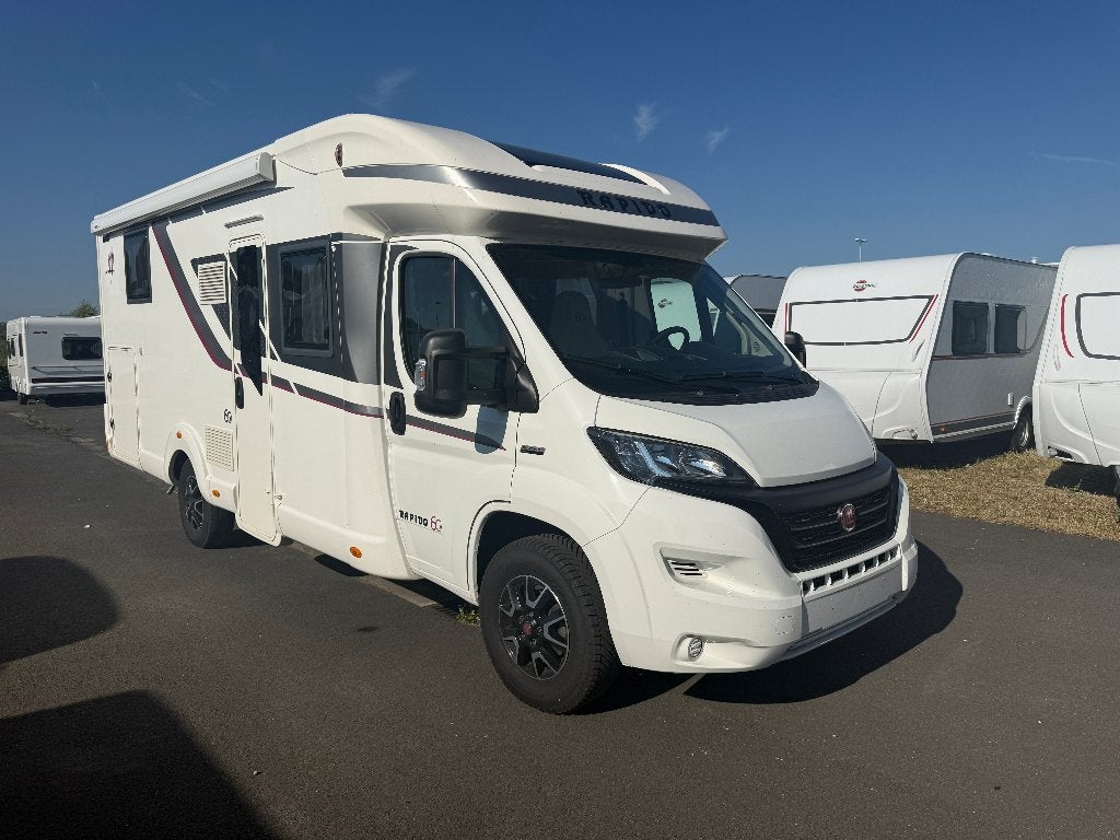 Rapido 696F half integraal hulpluchtvering mobilhome, Caravanes & Camping, Jusqu'à 4, Fiat, Boîte manuelle, Hotte aspirante