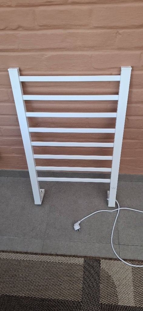 Porte-serviettes de salle de bain électrique, Moins de 25 cm, Moins de 100 cm, Comme neuf, Enlèvement