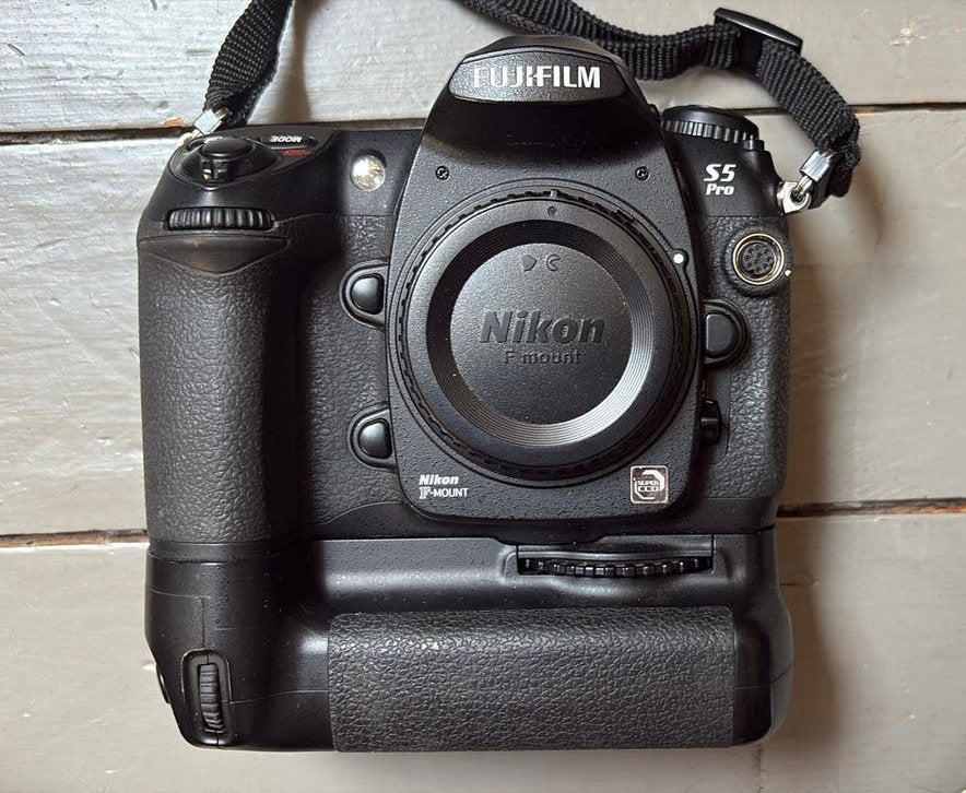 Kit professionnel Fuji S5 Pro et S2 Pro et objectifs Nikon, Enlèvement, Comme neuf, Nikon, Zoom