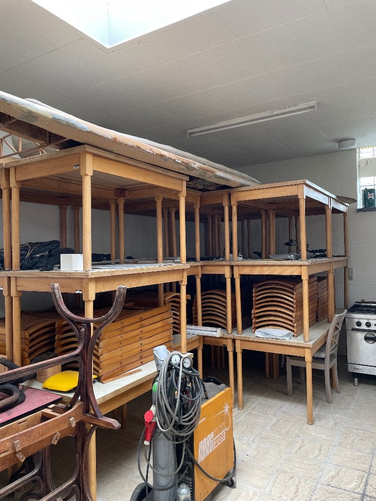 Tafels stoelen horeca, Ophalen