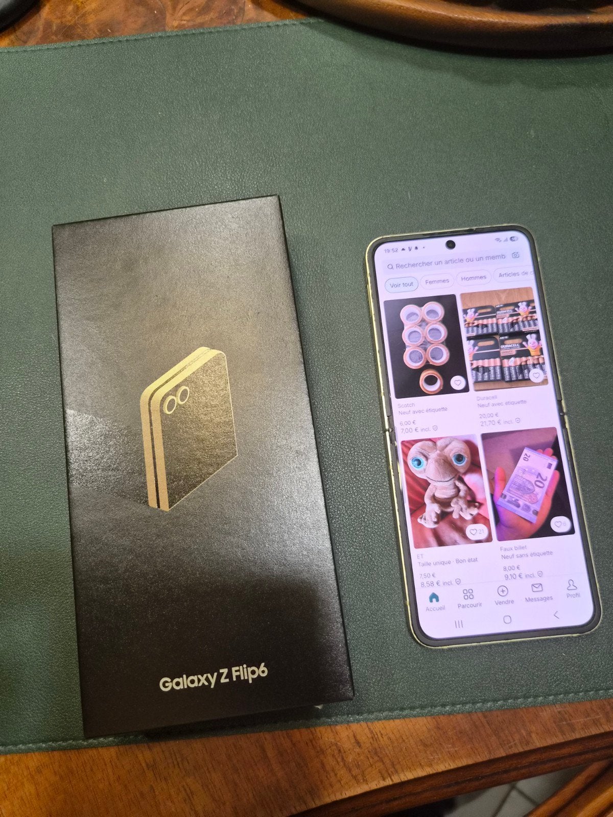 Samsung Galaxy Z Flip6 Doré, Télécoms, Téléphonie mobile | Samsung, Autres modèles, 10 mégapixels ou plus, Enlèvement ou Envoi
