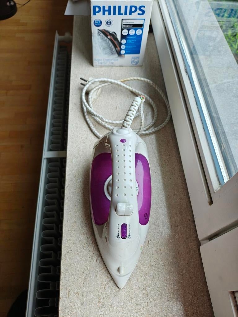 Fier à repasser de 2000W, en très bon état, Ophalen of Verzenden, Gebruikt, Strijkijzer met snoer