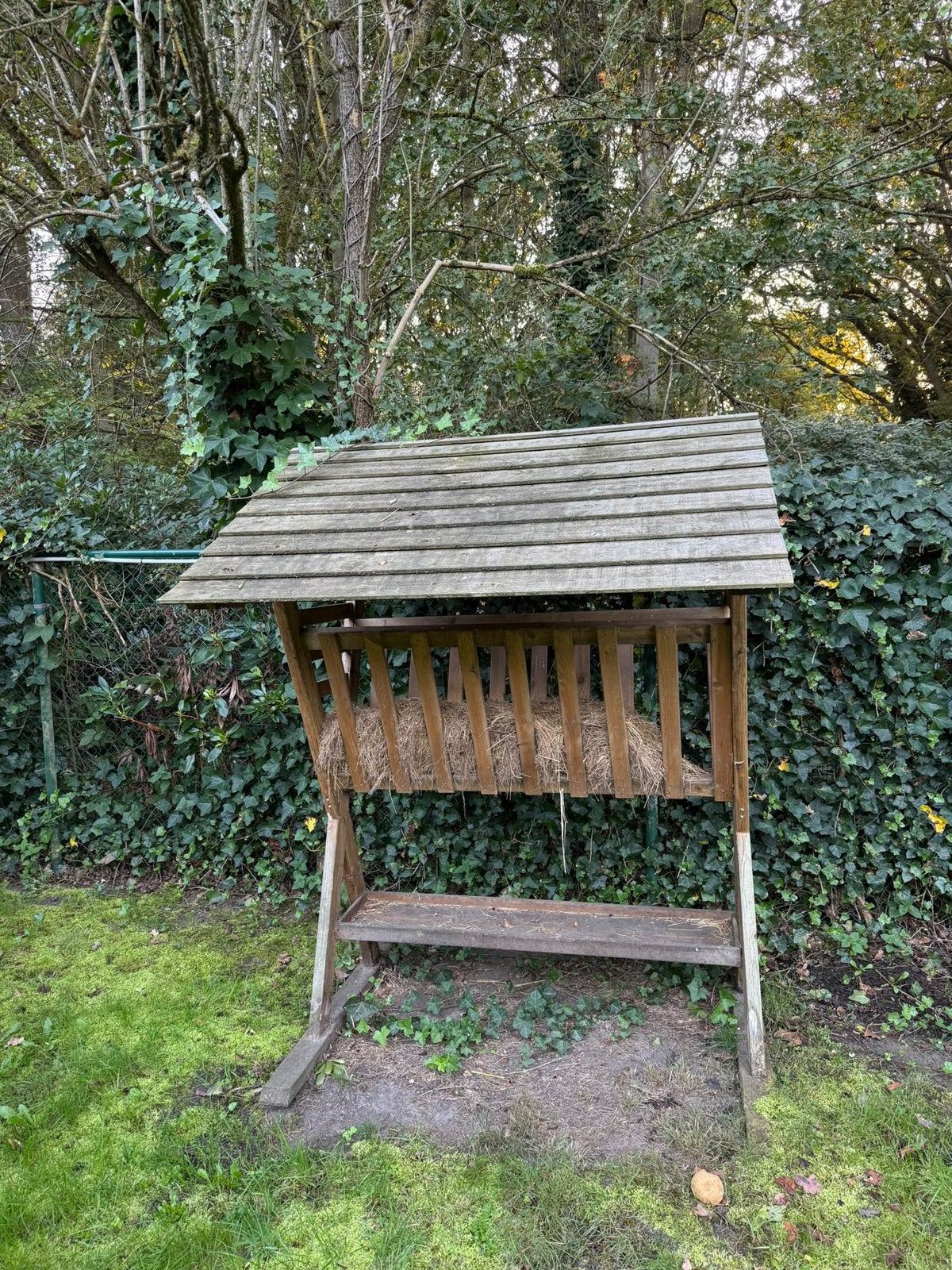 Houten hooiruif, Dieren en Toebehoren