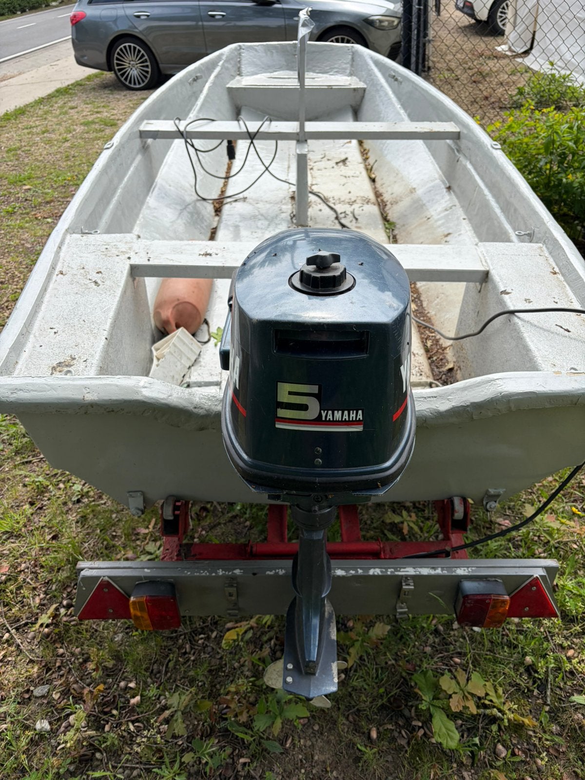 Visboot 4 m + Yamaha 5 pk + ongeremde trailer – vaarklaar, Enlèvement, Comme neuf, Moteur hors-bord