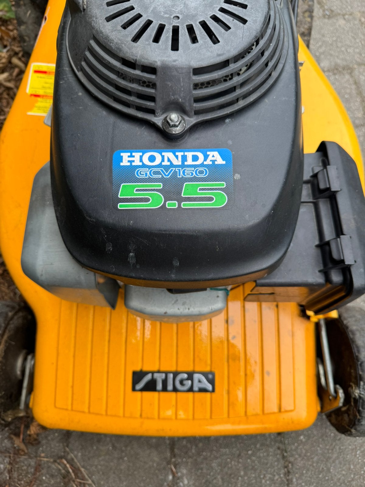 Tondeuse à gazon Stiga avec moteur Honda, Jardin & Terrasse, Enlèvement, Comme neuf
