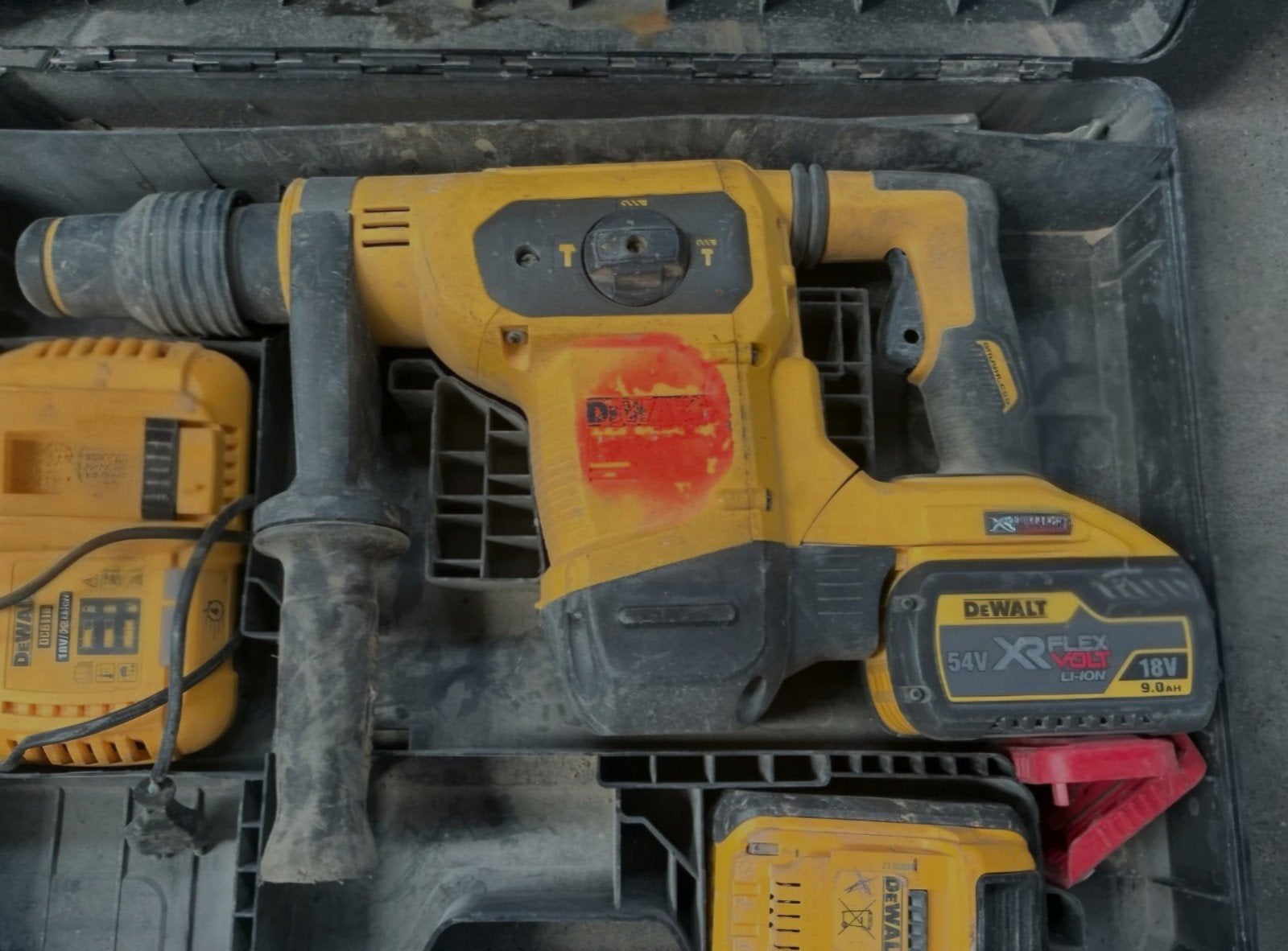 Dewalt klopboormachine/ breekhamer DCH481 van 54v/18v, Ophalen