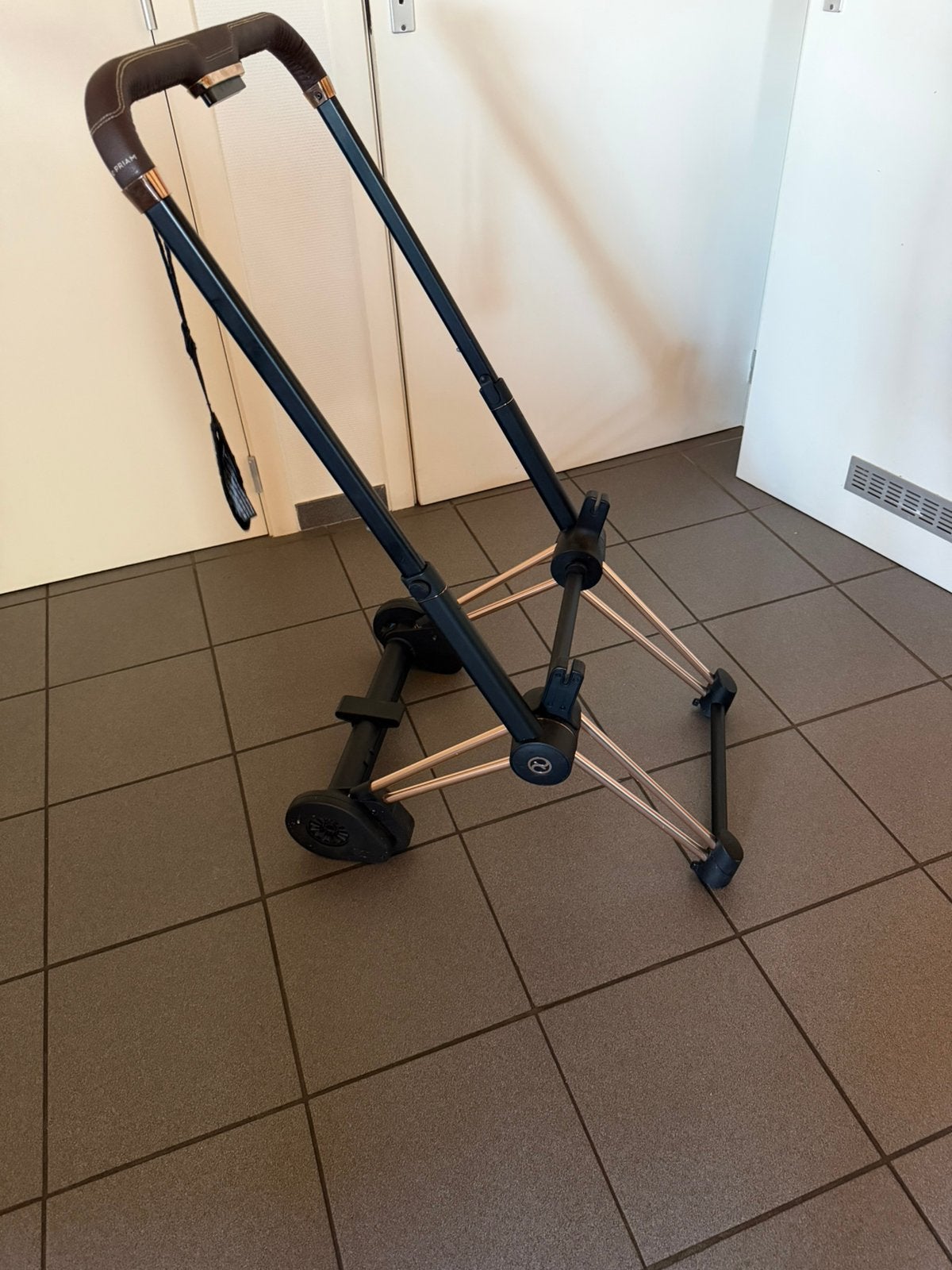 STRUCTURE E PRIAM CYBEX, Enlèvement, Comme neuf