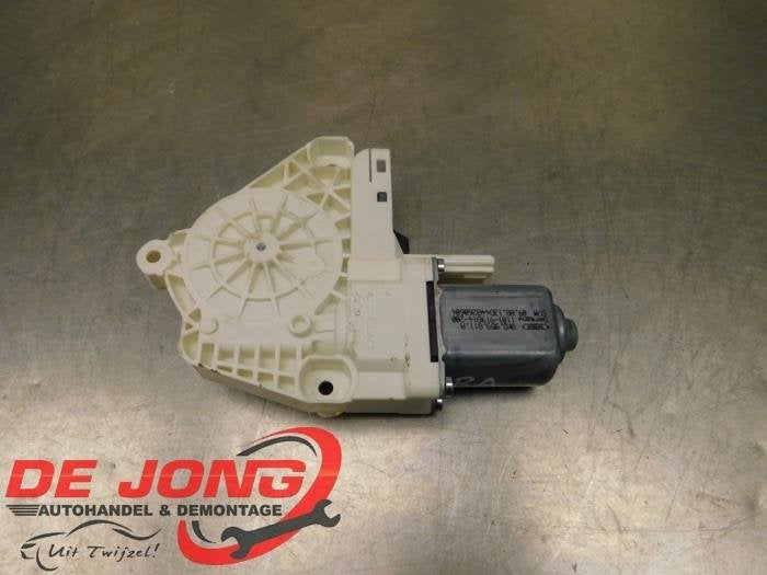 Moteur de vitre portière d'un Volkswagen Touareg, Volkswagen, -, 3 mois de garantie, Utilisé
