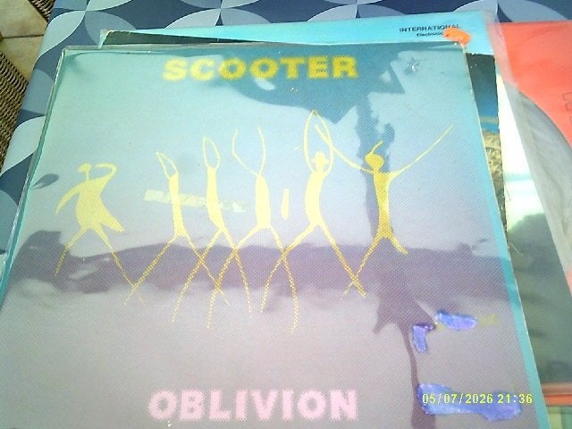 Scooter- Oblivion -vinyl lp 1983 (Zgst), CD & DVD, Vinyles | Pop, Comme neuf, New wave, LP, Housse de protection extérieure, Pochette photo