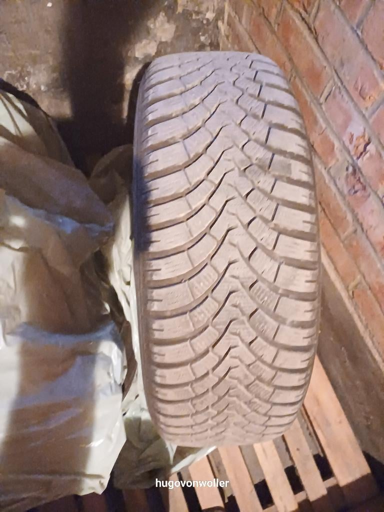 Winterbanden op velg + TPMS 215/55R18 99V, 4 stuks, Auto-onderdelen, Ophalen, 18 inch, Banden en Velgen, Winterbanden