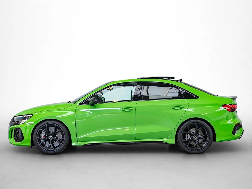 Audi RS3 QUATTRO|CERAMIC BRAKES|PANO|360|FABRIEKSGARANTIE, Auto's, Automaat, RS3, USB, Alcantara