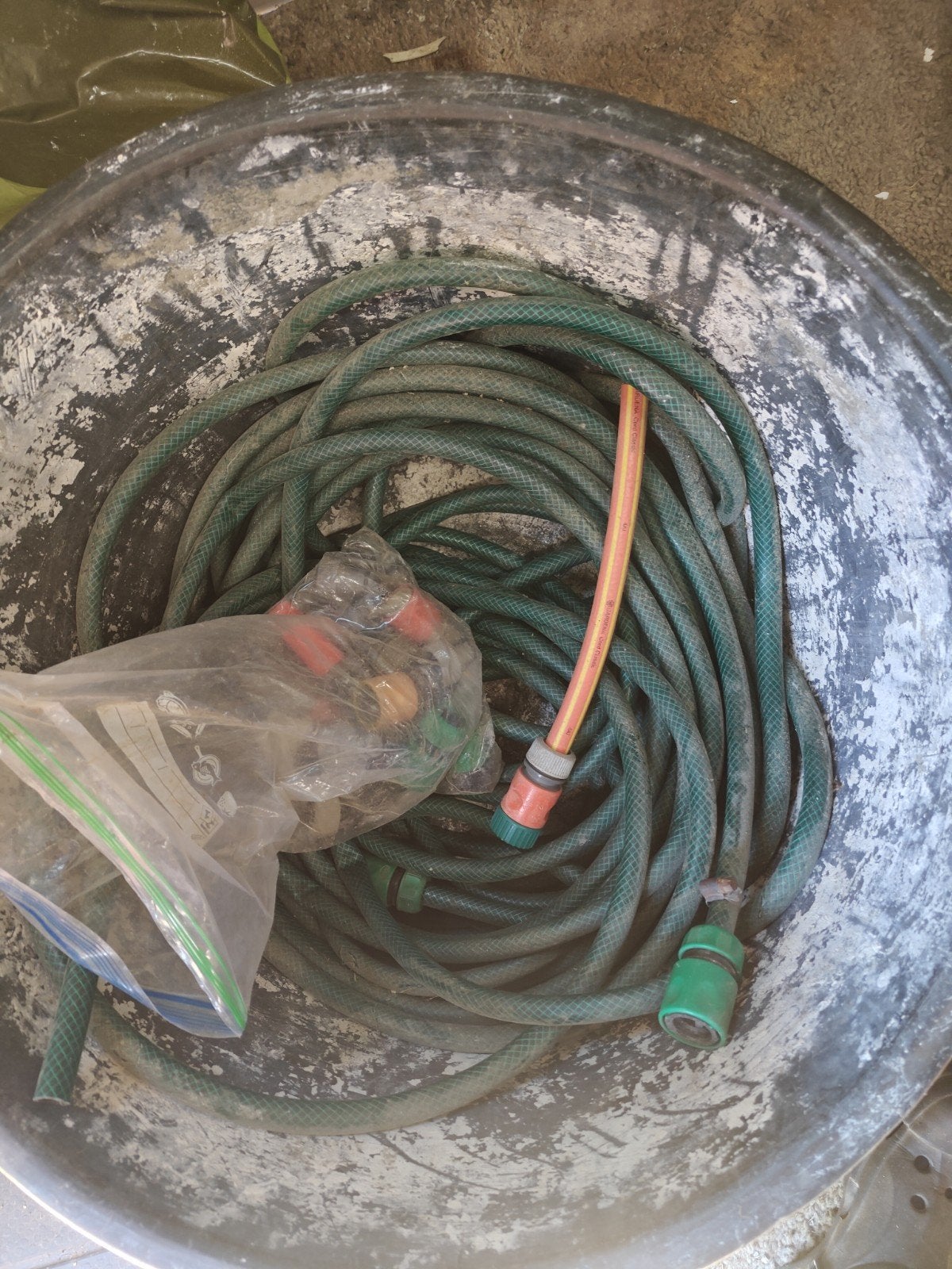 Tuinslang (ca 5 tot 6 meter) + accessoires, Enlèvement, Tuyau d'arrosage