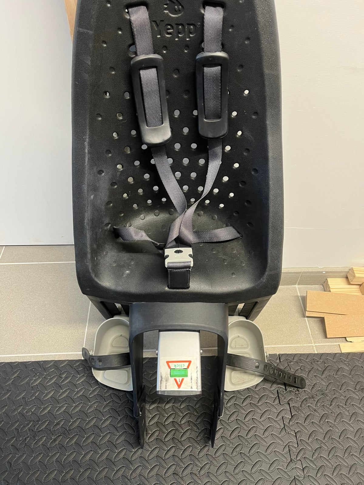 Yepp fietsstoel, Enlèvement, Utilisé, Siège arrière, Repose-pieds