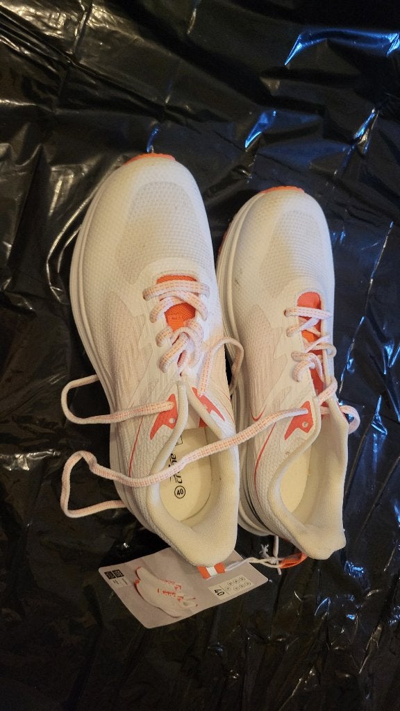 Chaussures de sport, pointure 39, Enlèvement ou Envoi, Neuf, Chaussures de sports
