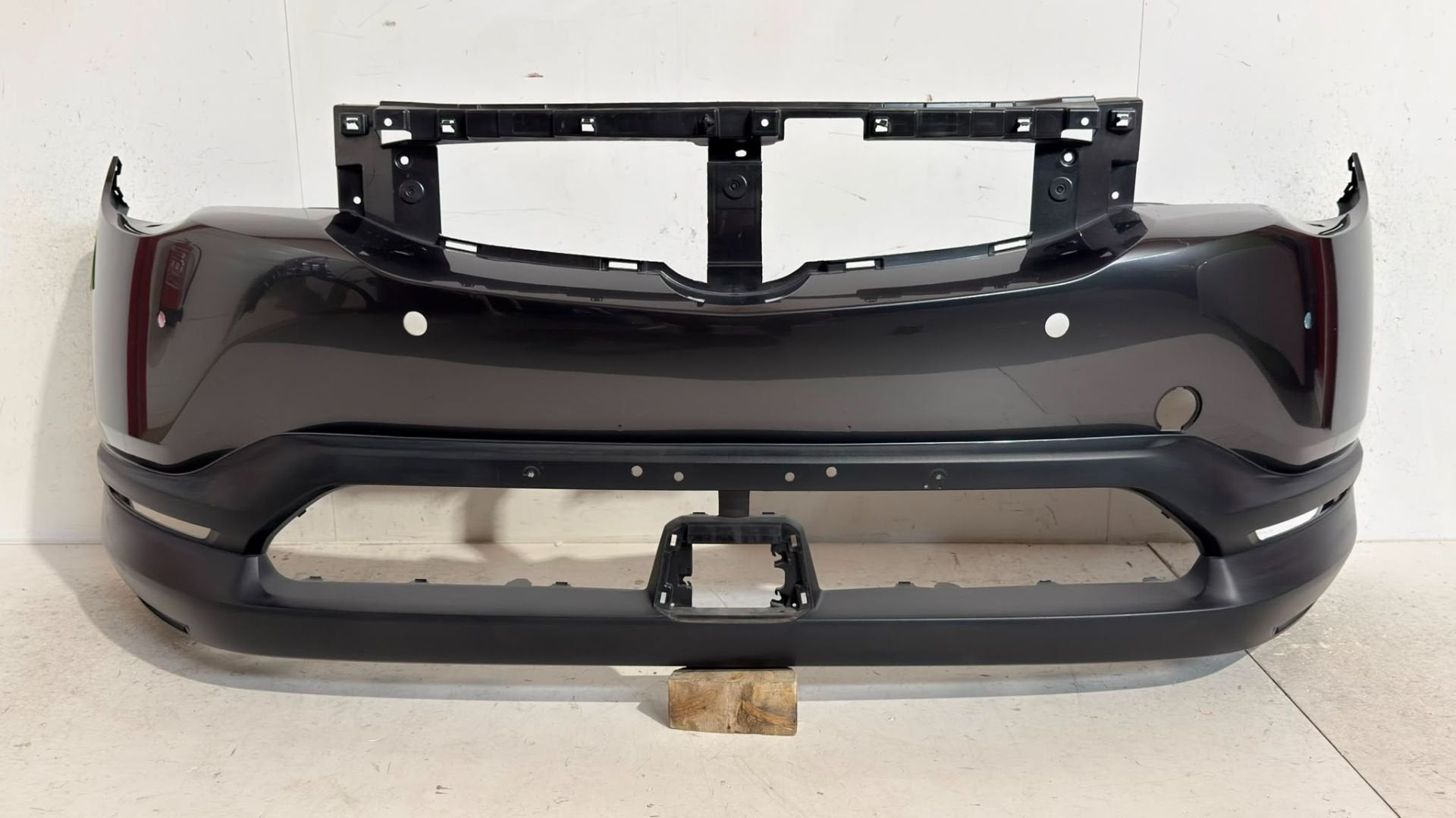 Mazda MX-30 voorbumper DN4E-50031, Gebruikt, Shinchi, Fuchu-Cho 3-1
730-8670  Hiroshima, Voor, Mazda Motor Corporation