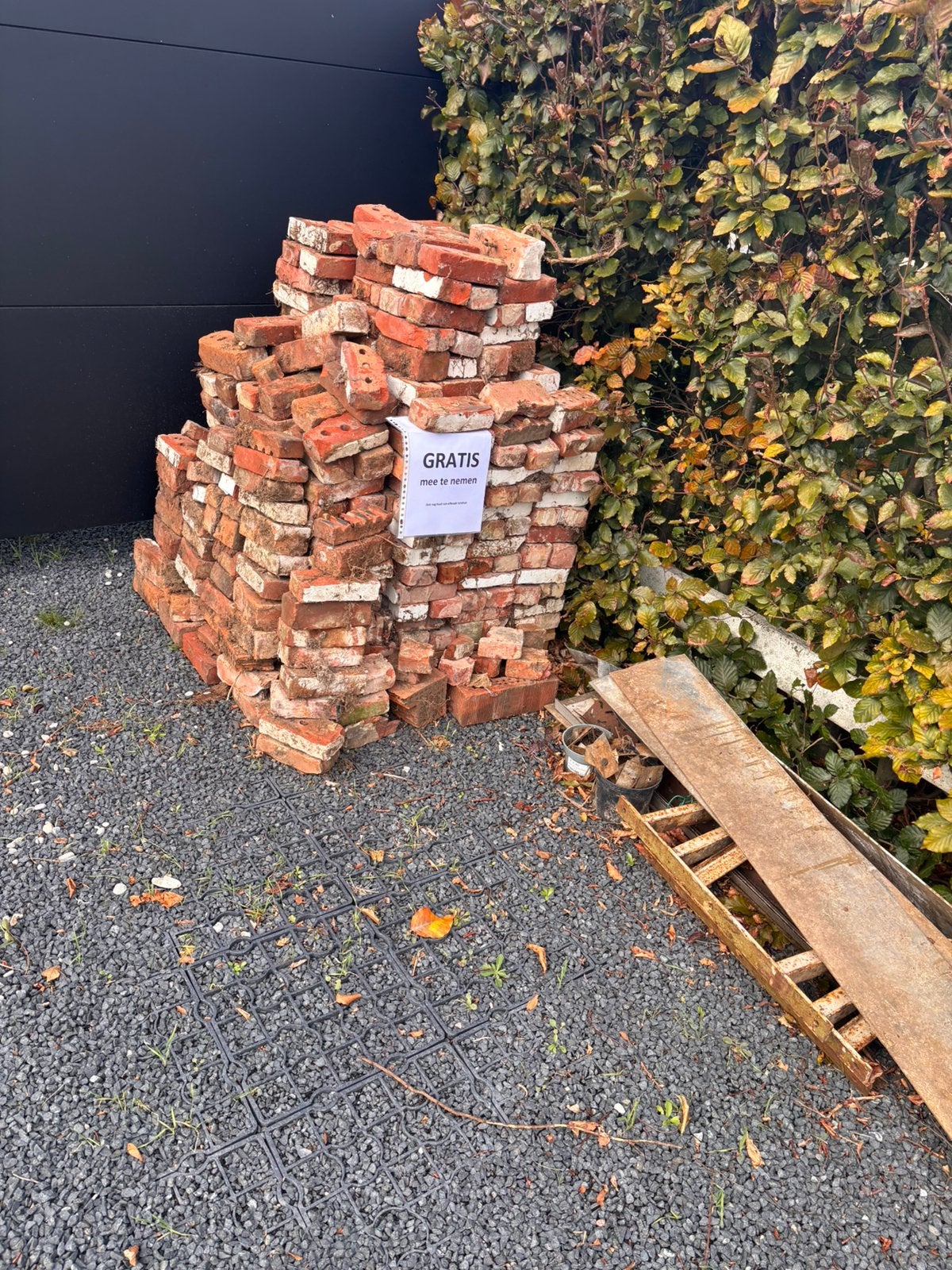 Gratis bakstenen, Ophalen, Bakstenen