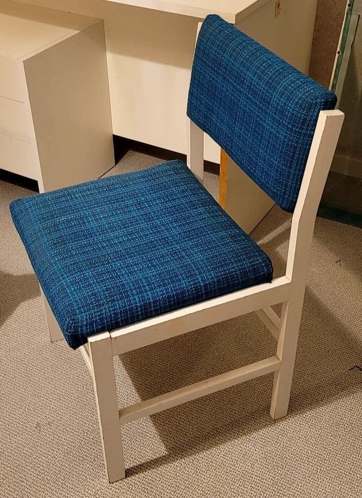 Belle chaise en bois, Comme neuf, Enlèvement, Bois, Bleu