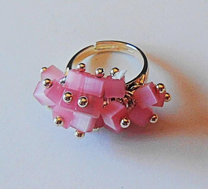 AVON : Belle bague , ajustable, Bijoux, Sacs & Beauté, Bagues, Neuf, Enlèvement ou Envoi, Rose, Femme