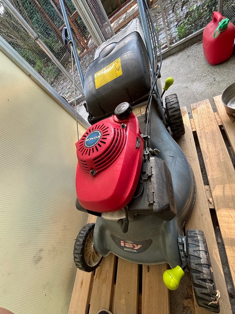 Grasmachine Honda izy, Tuin en Terras, Grasmaaiers, Ophalen, Cirkelmaaier, Gebruikt, Benzine-grasmaaier