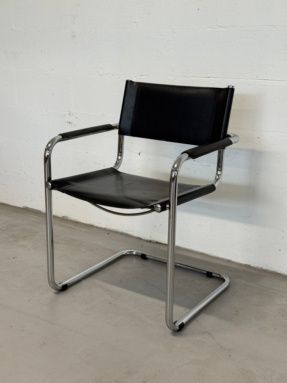 Fauteuil Bauhaus style cantilever – cuir noir & chrome, Maison & Meubles, Enlèvement, Comme neuf, Noir, Cuir